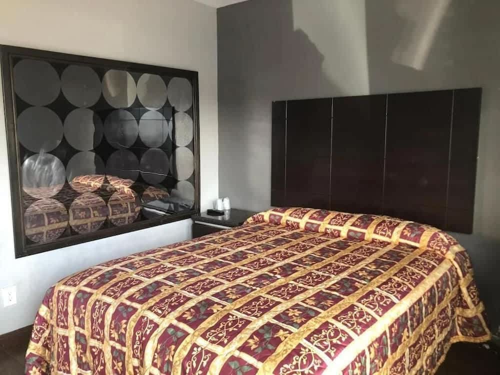 El Grande Motel 2