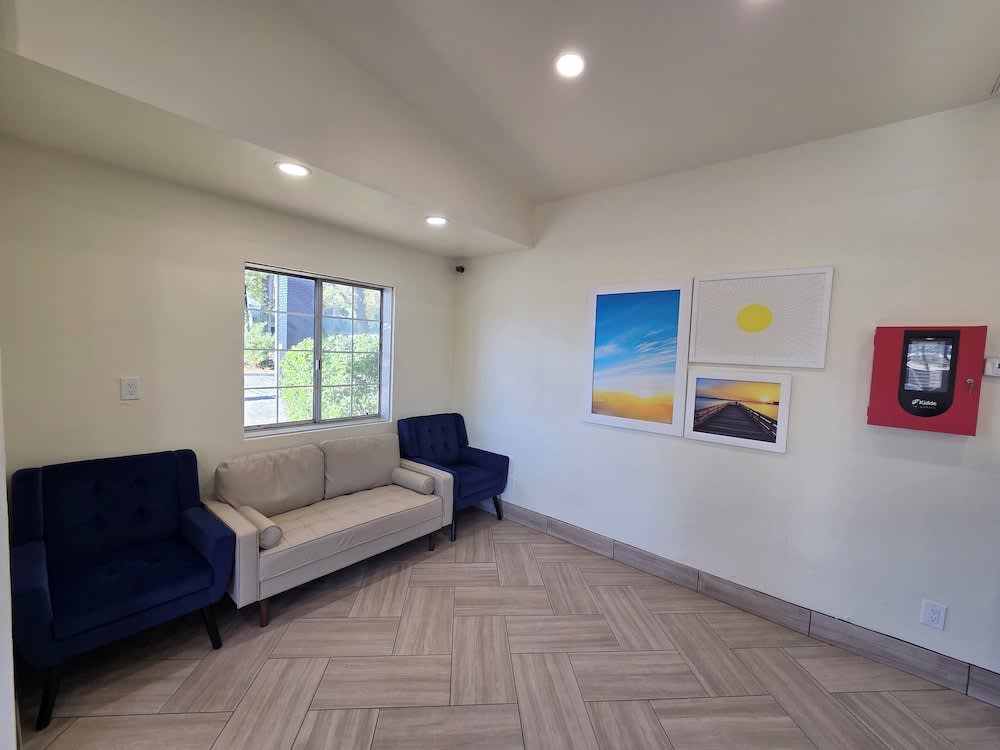 Days Inn & Suites by Wyndham Flagstaff I-40 2