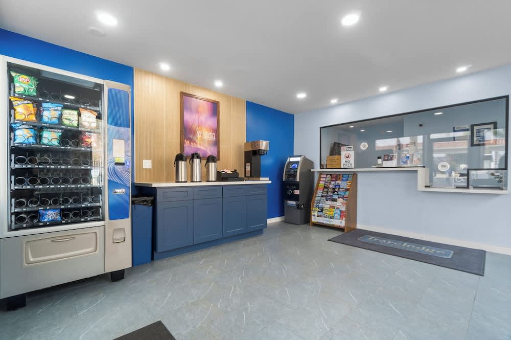 Travelodge by Wyndham Fairplex Pomona 2