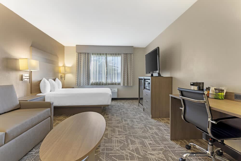 Best Western Kettleman City Inn & Suites 1