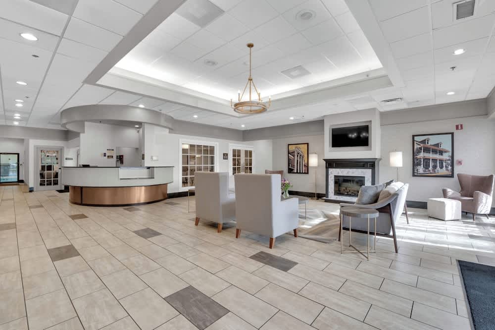 Best Western Plus The Charles Hotel 2