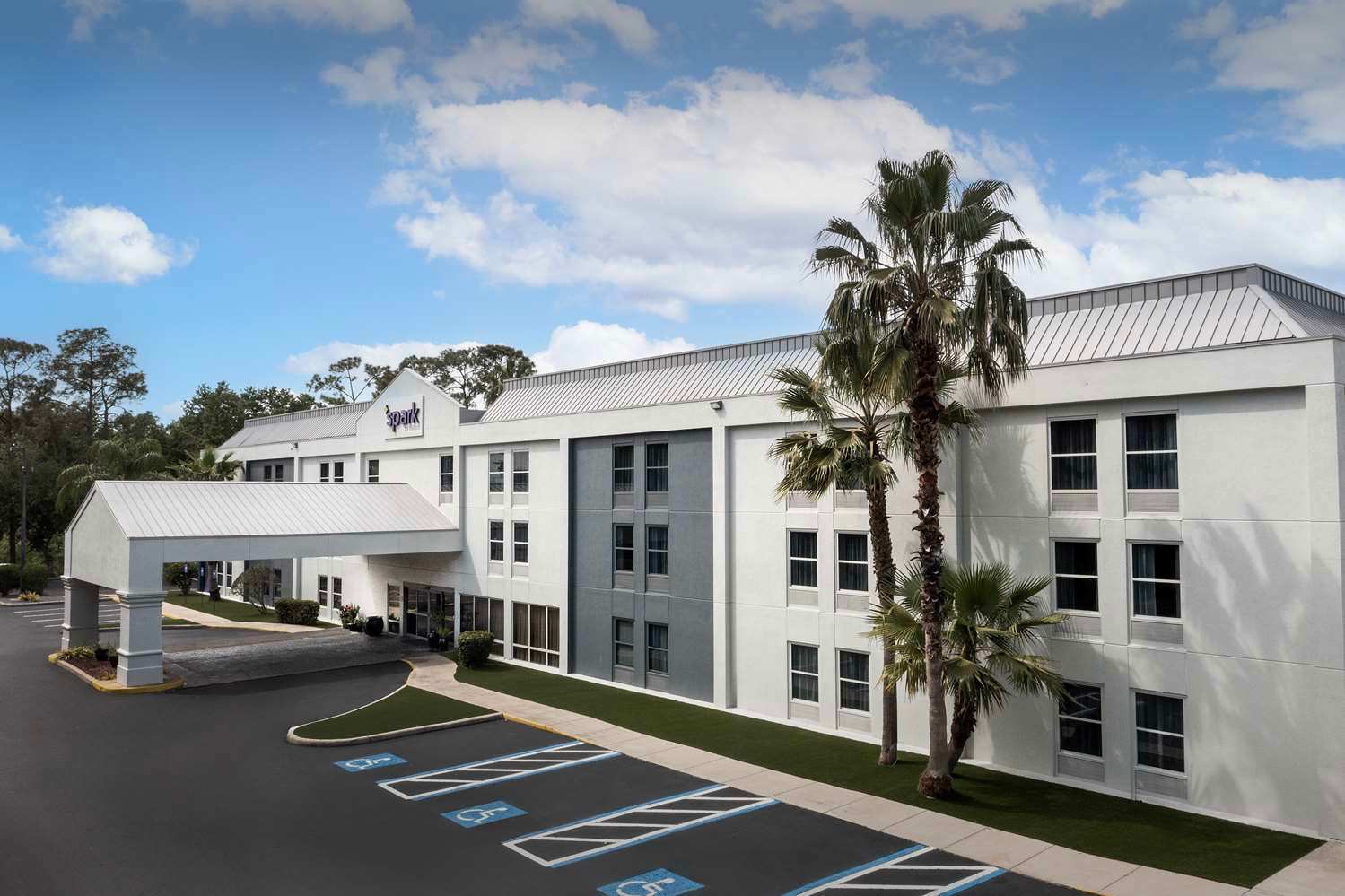 Spark by Hilton Tampa Brandon 1