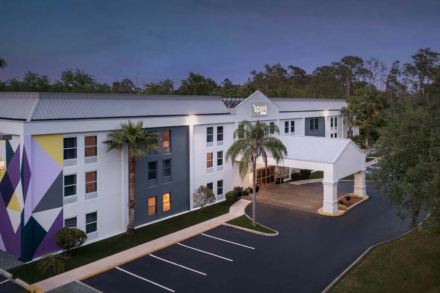 Spark by Hilton Tampa Brandon 2