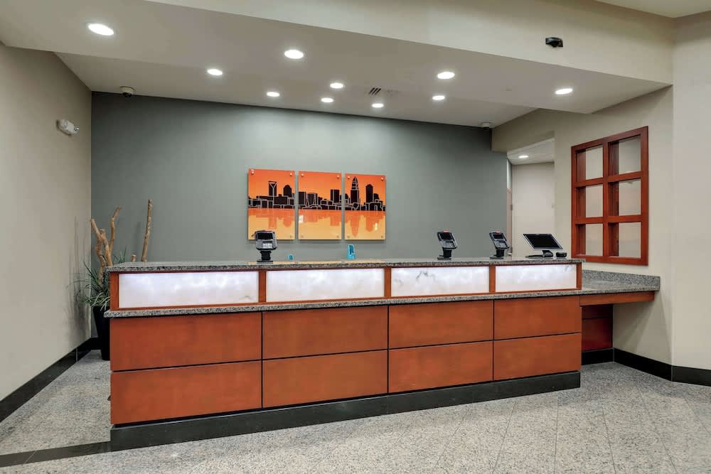 Drury Inn & Suites Charlotte Arrowood 2