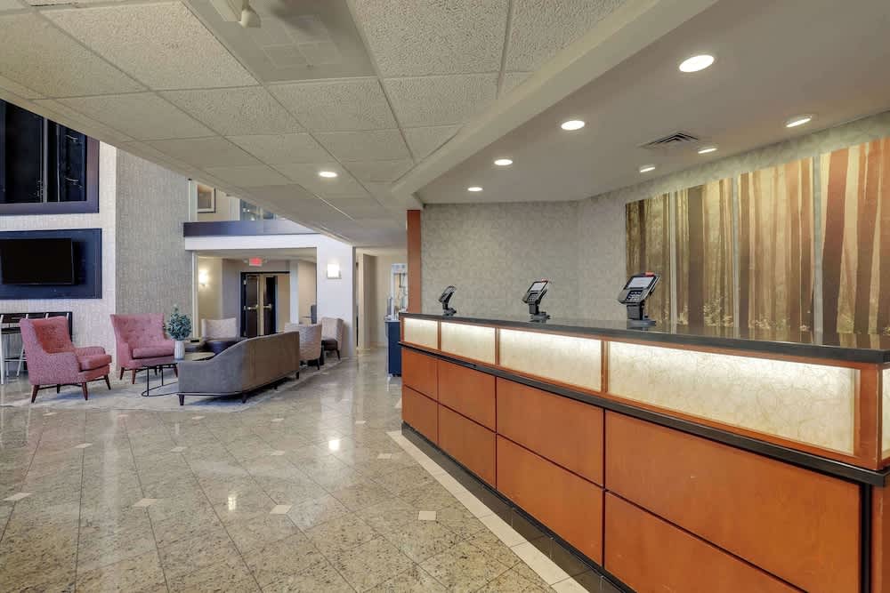 Drury Inn & Suites Charlotte University Place 2