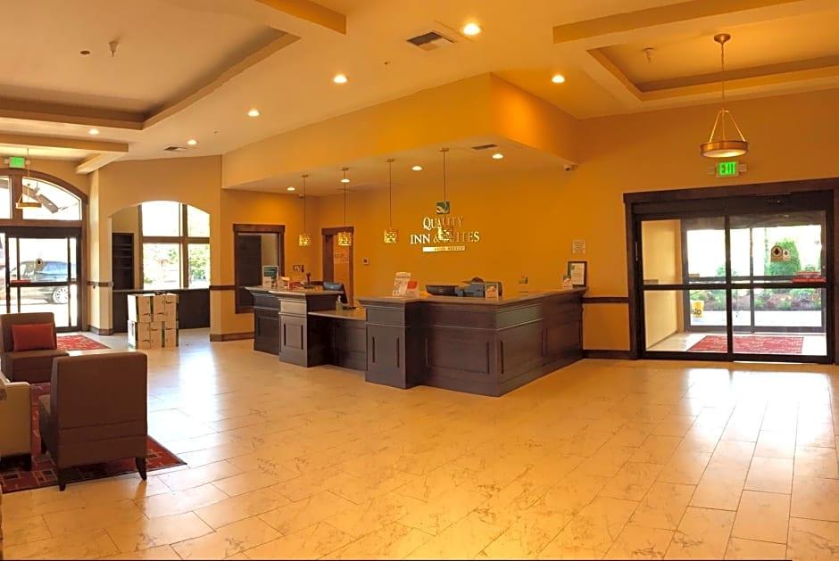Quality Inn & Suites Tacoma - Seattle 2