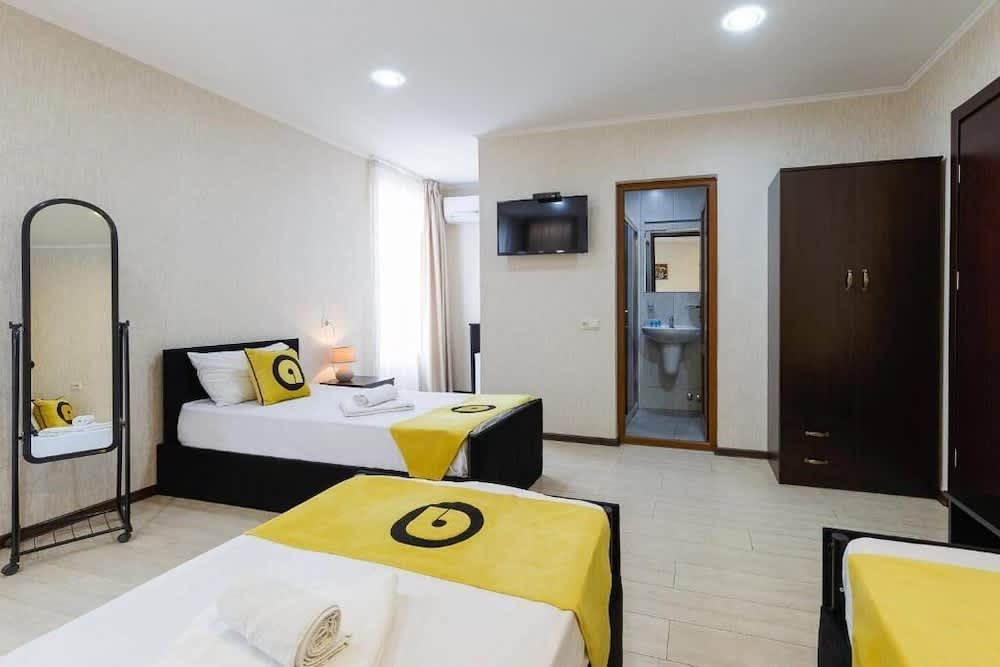 Aura Plaza Hotel 2