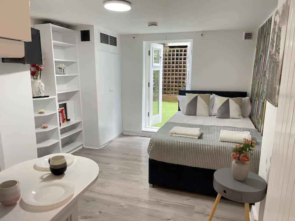 Portobello Road artistic studios 1