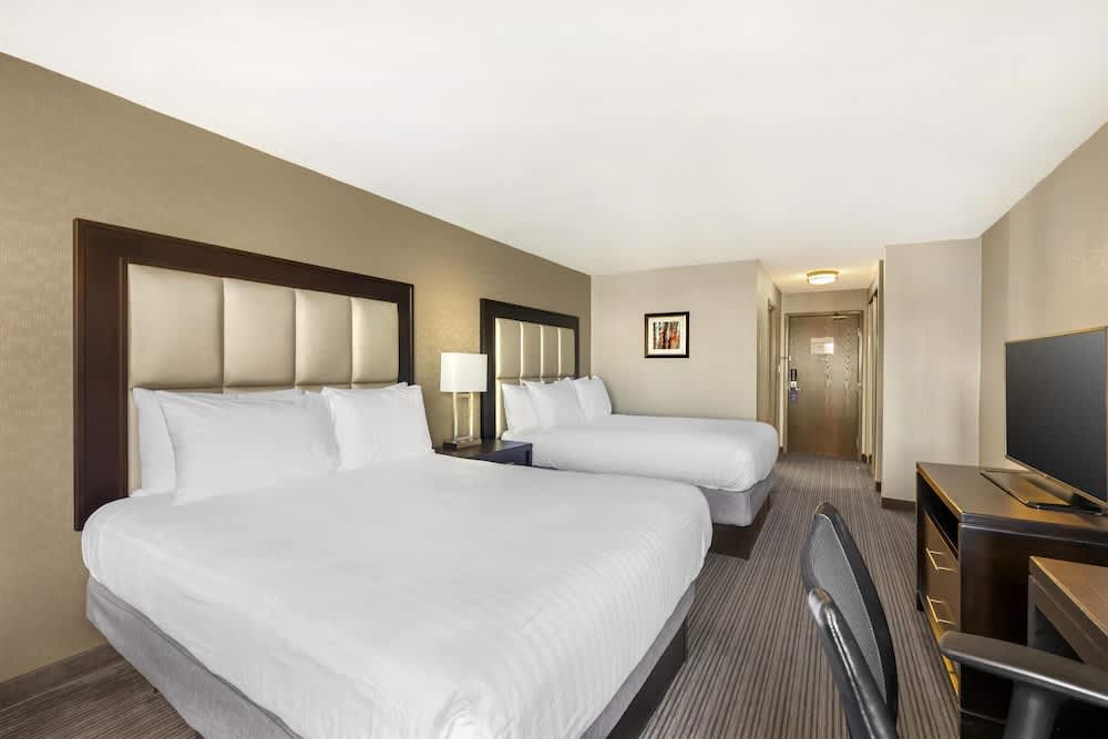 Best Western Plus Waterfront Hotel 1