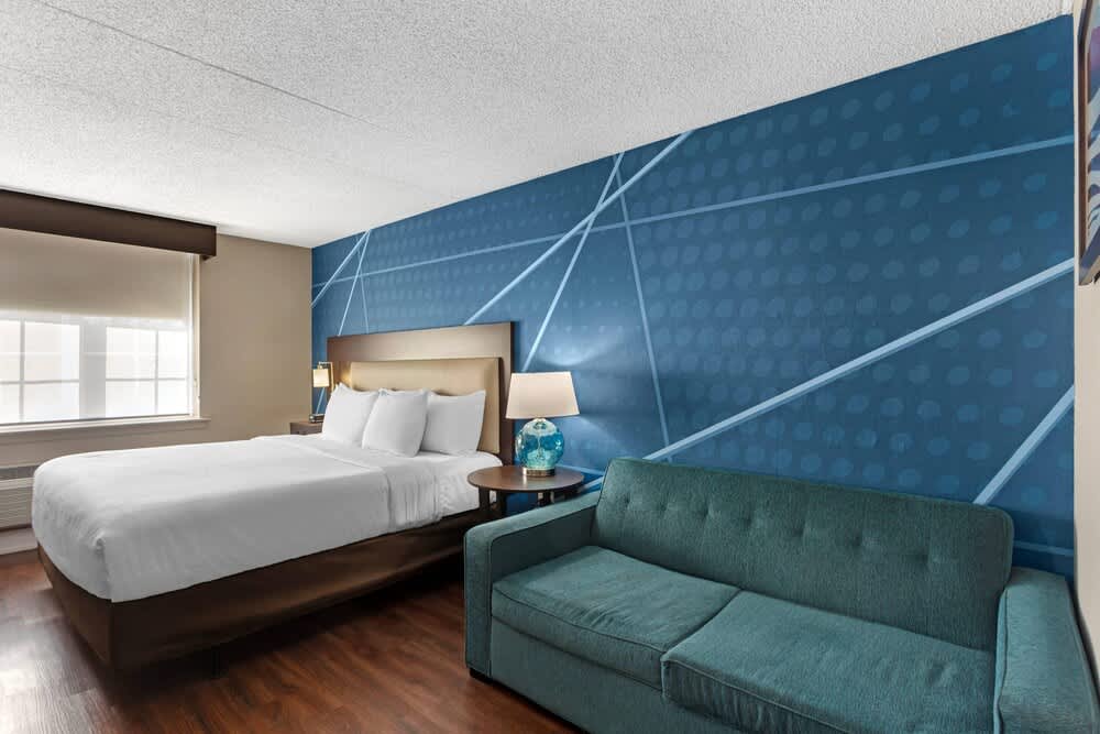 Comfort Inn & Suites Pottstown Eastern Gateway 1