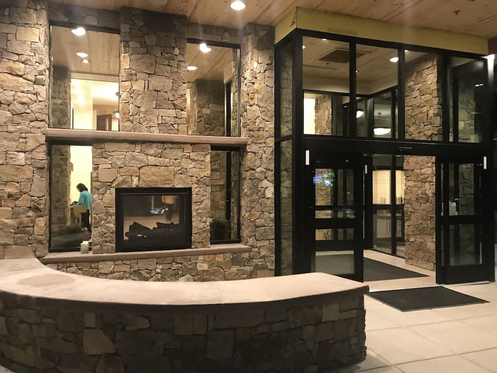Red Feather Lodge/Hotel 1
