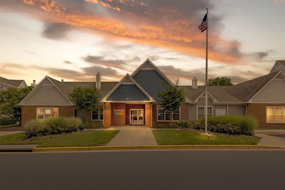 Sonesta ES Suites Fairfax Fair Lakes 1