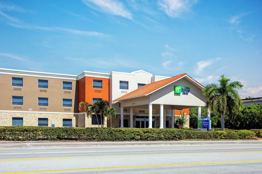 Holiday Inn Express & Suites LANTANA by IHG 1
