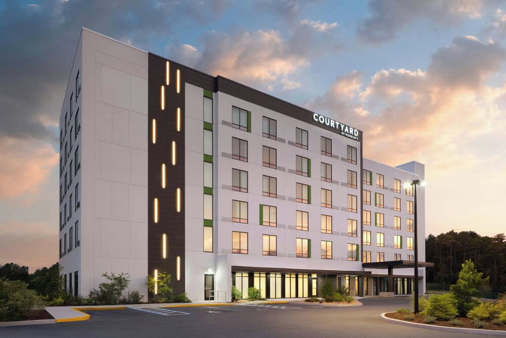 Courtyard by Marriott Lake City 1