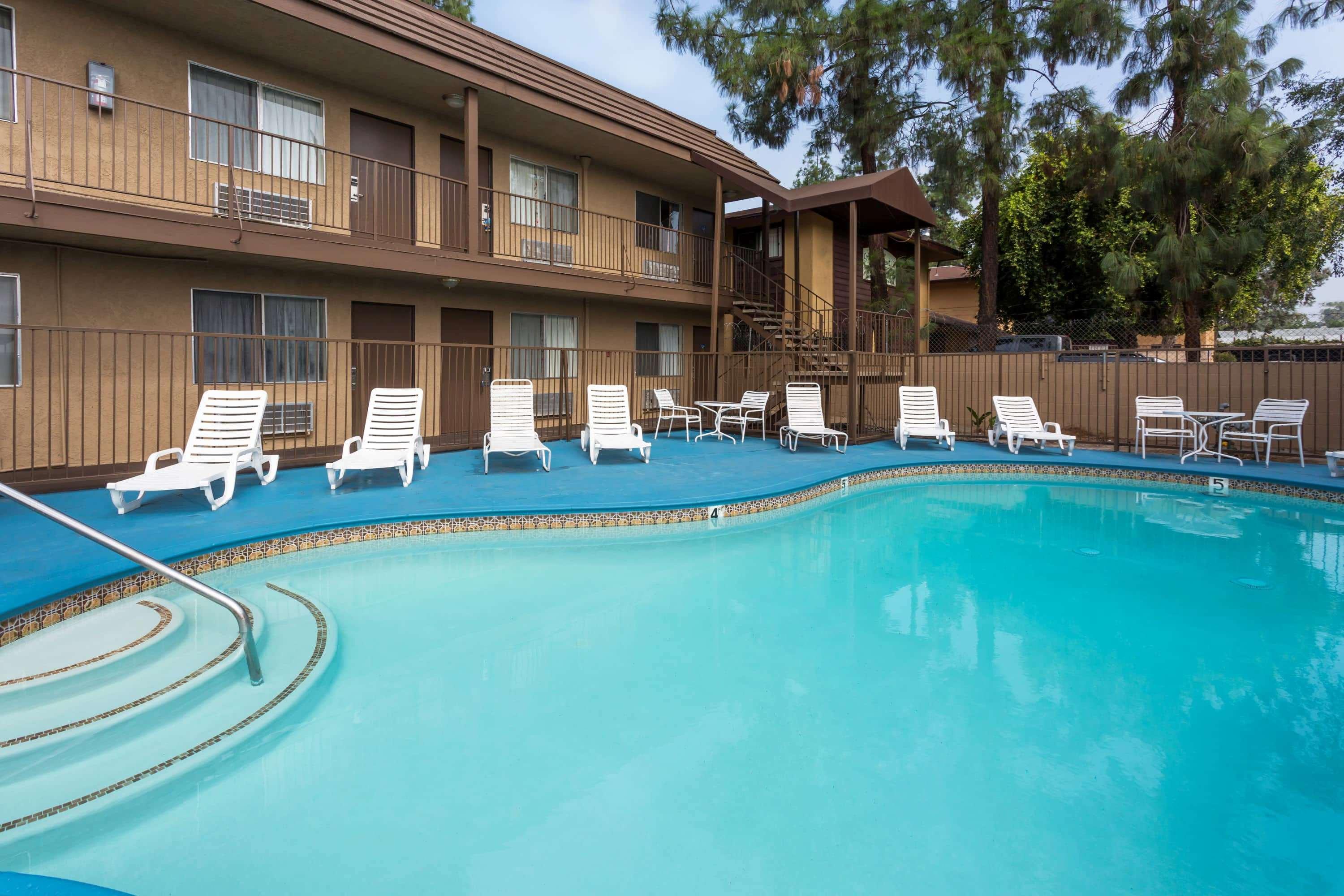 Days Inn by Wyndham San Bernardino Casino 1