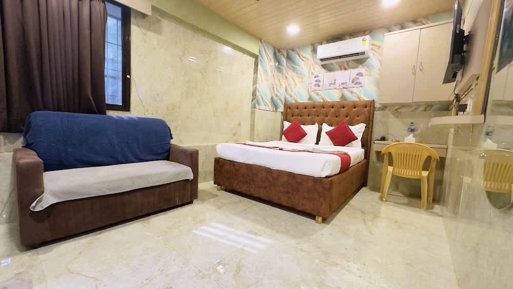 Hotel Newyork by Stayzy Rooms 1