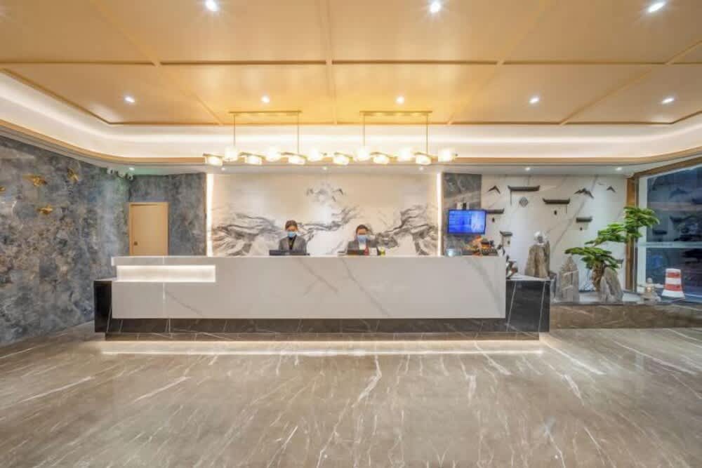 Yimi Collection Hotel (Shanghai Xizang North Road Subway Station) 1