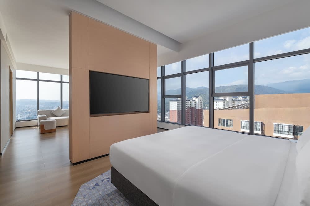 Holiday Inn Express Kunming Yiliang Center by IHG 2