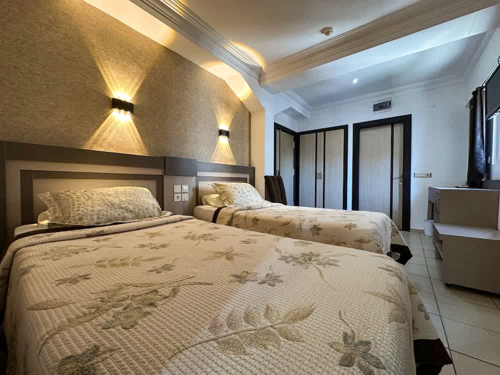 Monte Carlo Hotel 1
