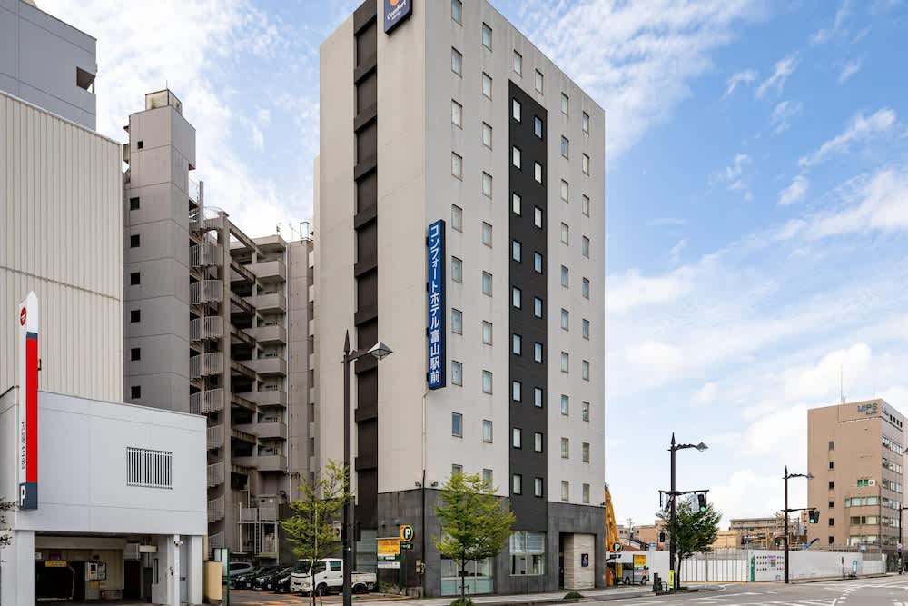 Comfort Hotel Toyama 1
