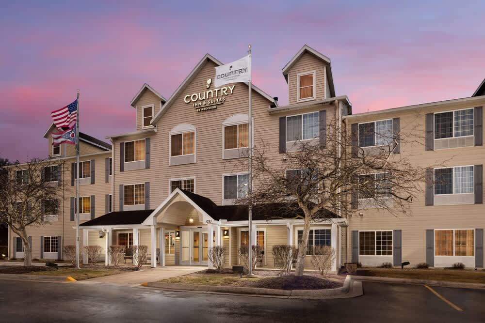 Country Inn & Suites by Radisson, Springfield, OH 1