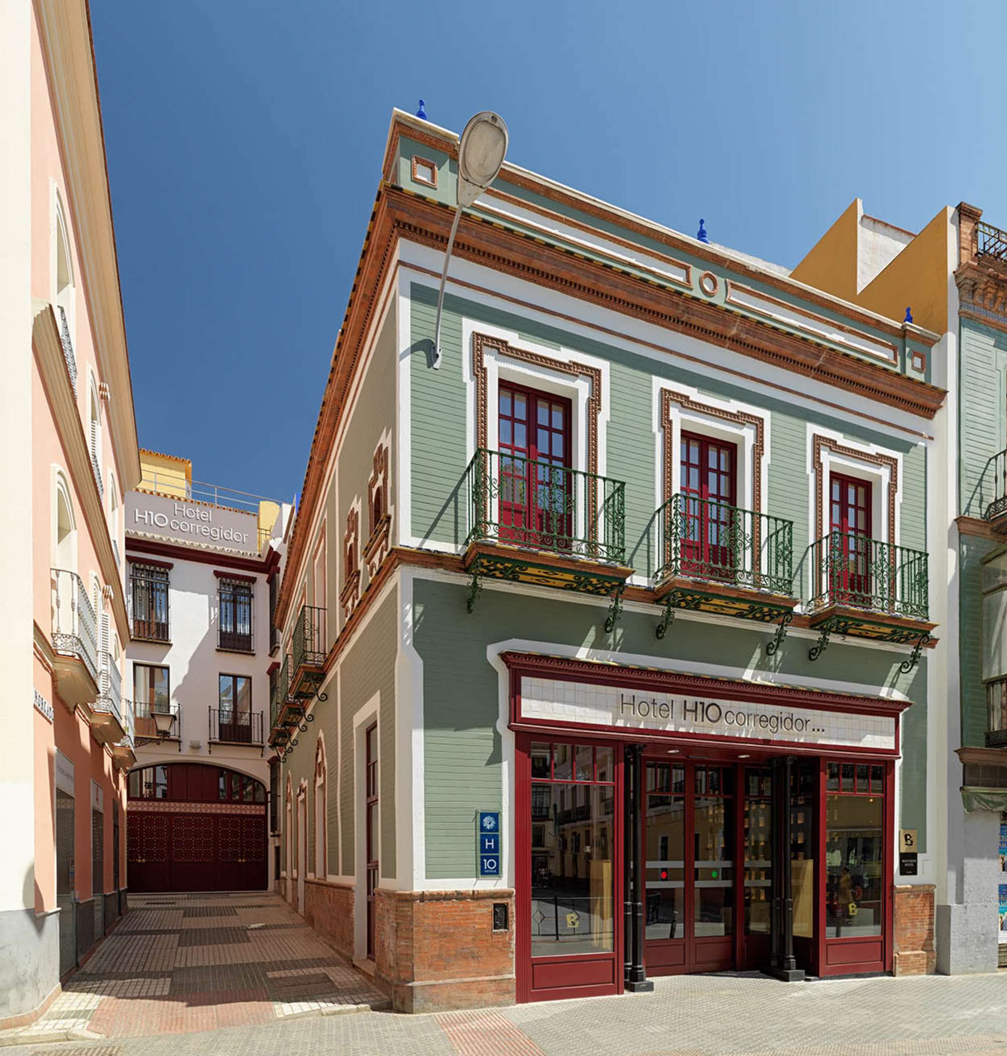 H10 Corregidor Boutique Hotel 1