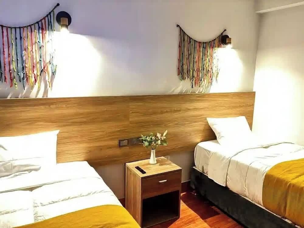 Marvelous Plaza Hotel 1