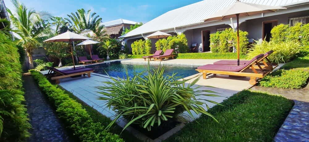 Jardin fleuri de Lety 1