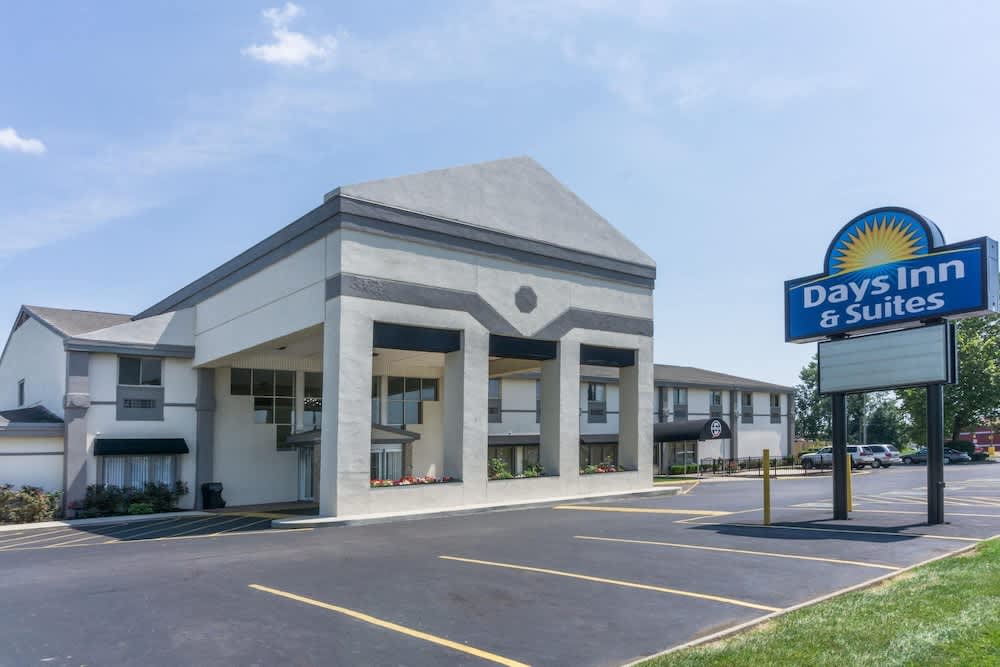 Days Inn by Wyndham Columbus East Airport 1