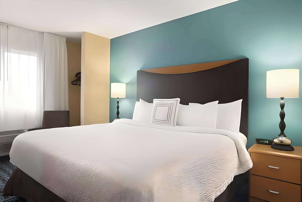 Dubuque Inn and Suites 1