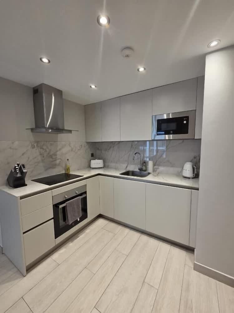 Luxury Marina Apartment - Self Catering 2