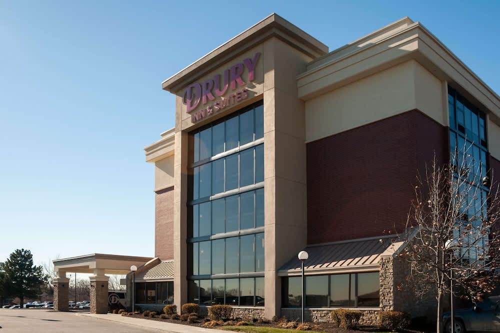 Drury Inn & Suites Kansas City Airport 1