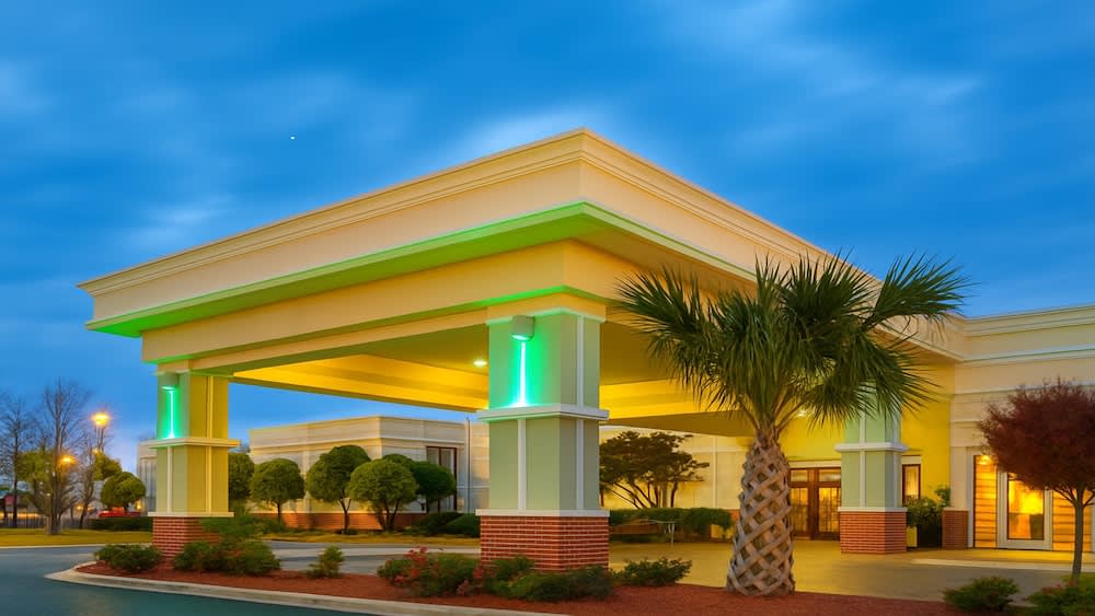 Holiday Inn LUMBERTON NORTH - I-95 by IHG 1