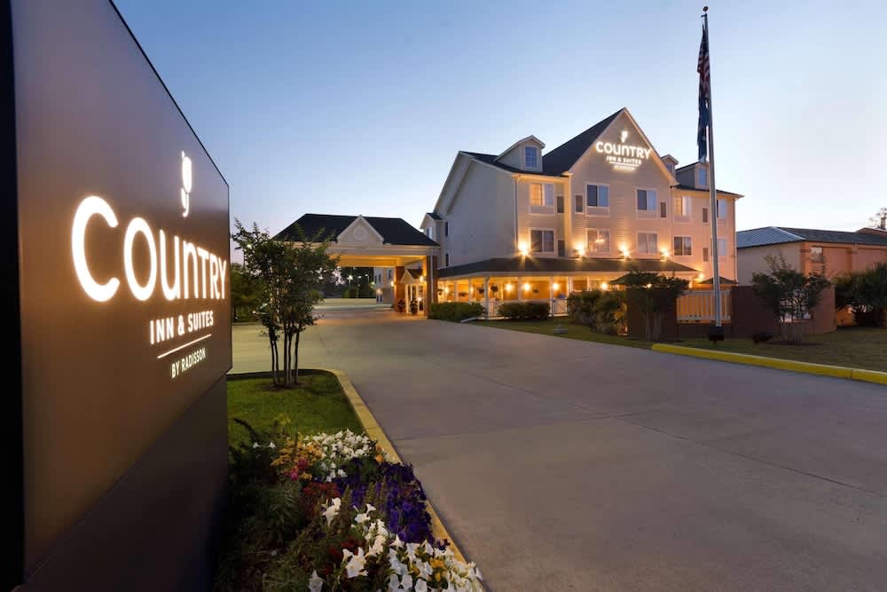 Country Inn & Suites by Radisson, Covington, LA 1