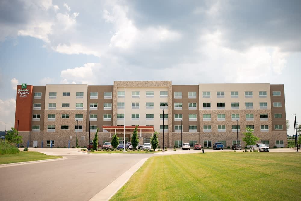 Holiday Inn Express & Suites ONALASKA - LA CROSSE AREA by IHG 1