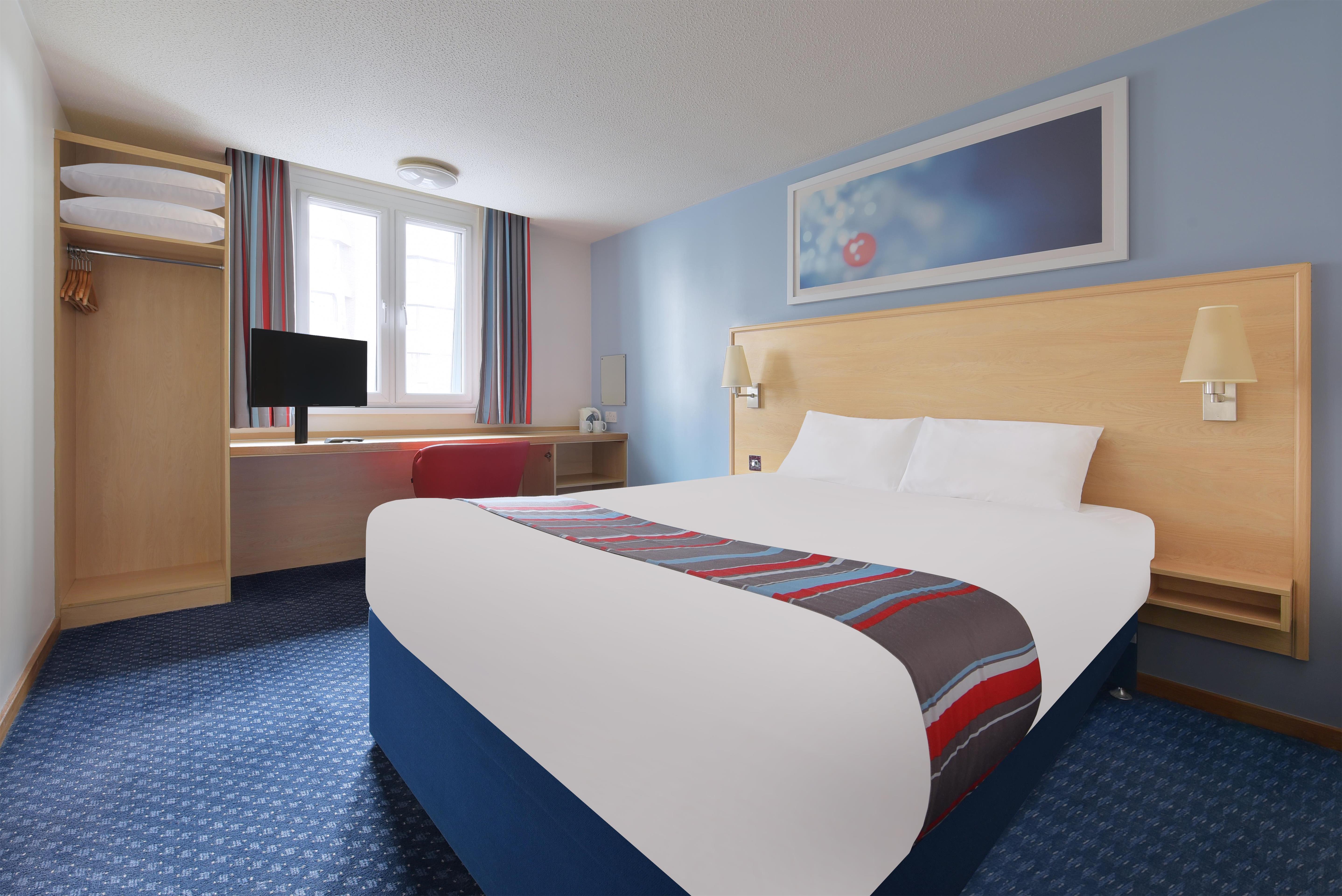 Travelodge Sheffield Central 2