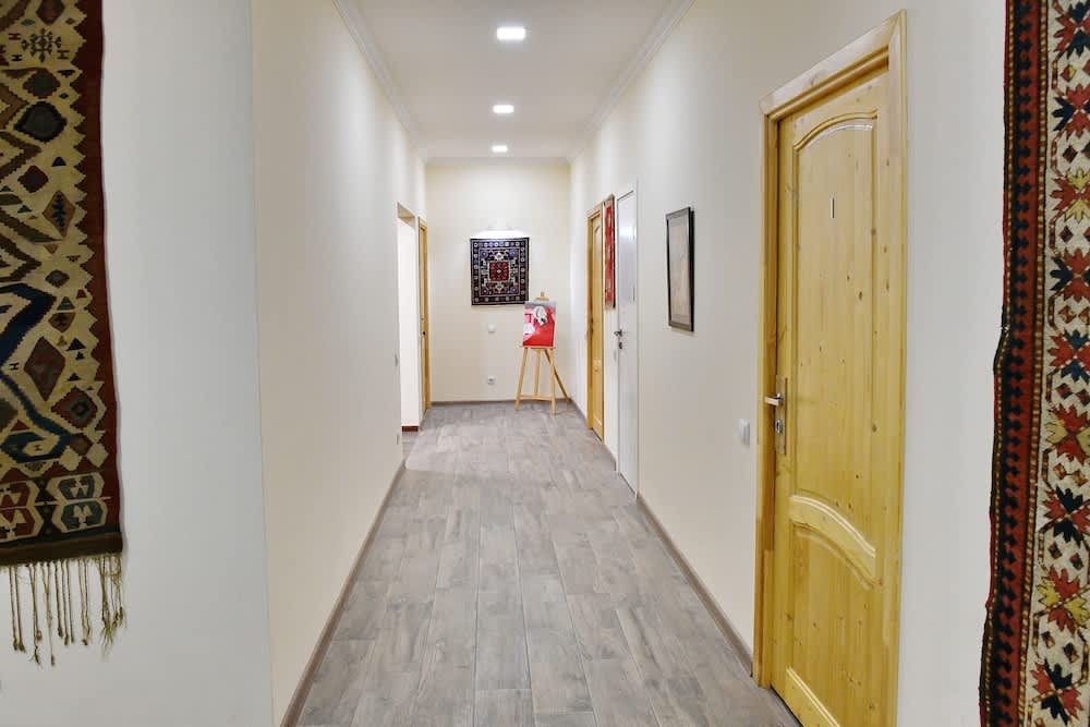 Woolway Studios Artisan Hotel Near Zvartnots Airport 1