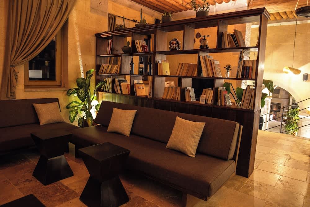 Millstone Cave Suites Hotel 2