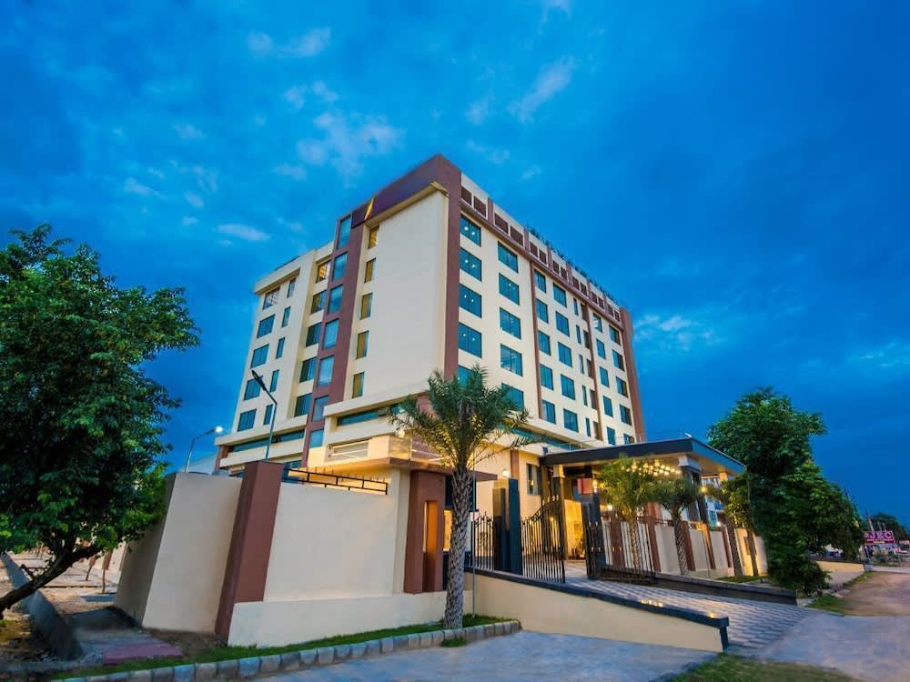 Golden Tulip Kukas Jaipur 1