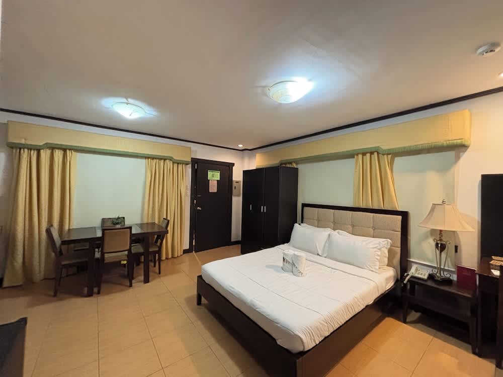 D' Leonor Hotel 1
