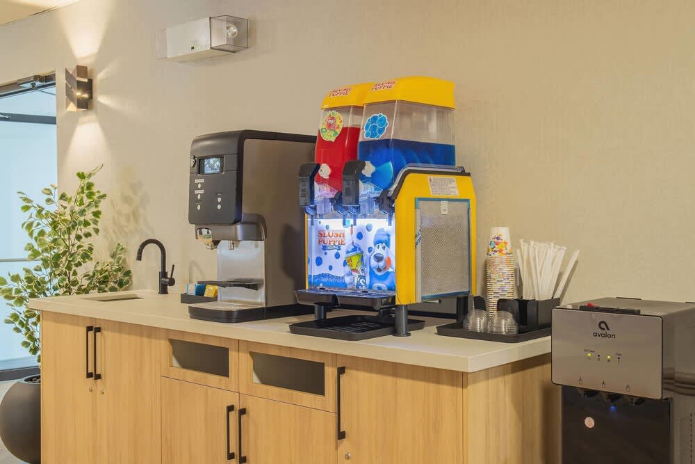 Days Inn & Suites by Wyndham West Edmonton 2