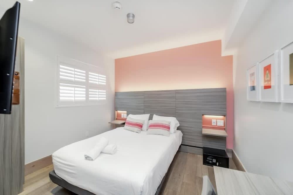 The Julia Hotel 2