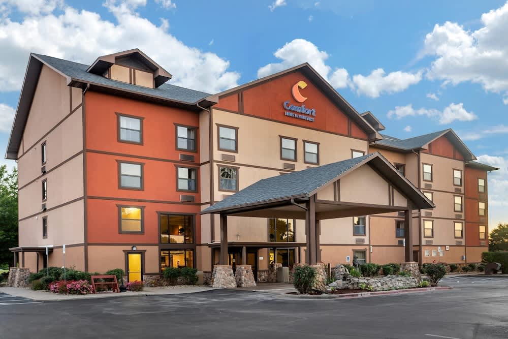 Comfort Inn & Suites Branson Meadows 1