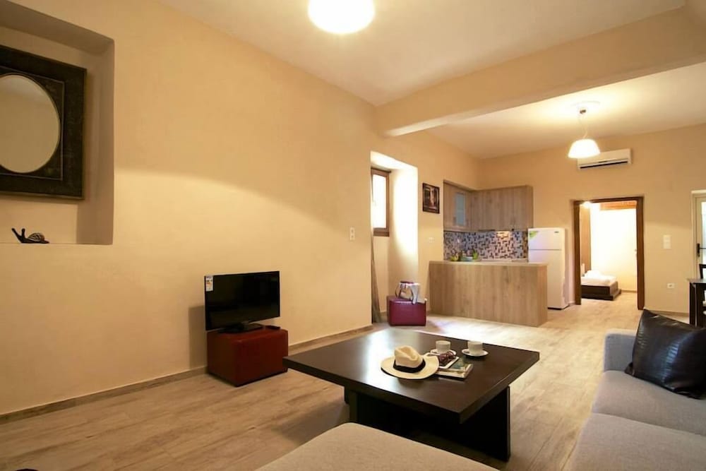 Asikiko Suites 2