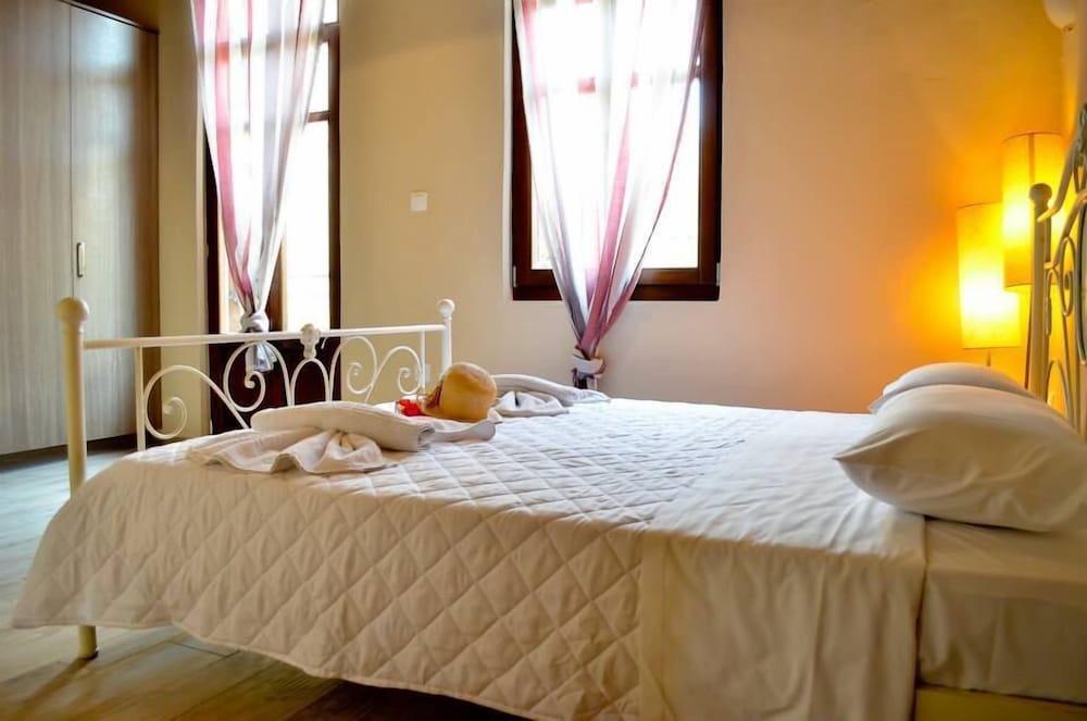 Asikiko Suites 1