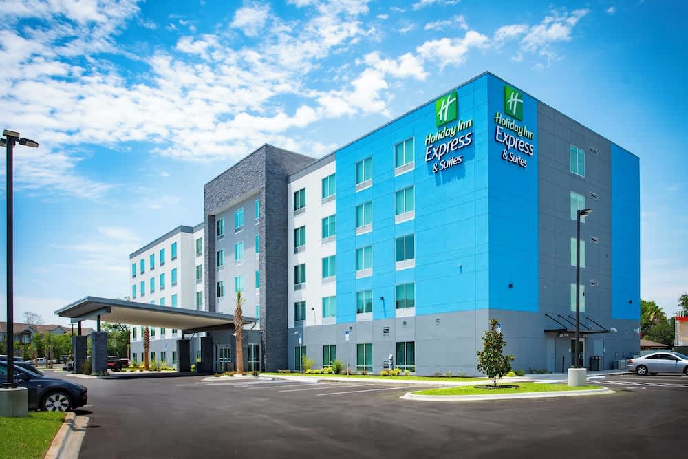 Holiday Inn Express & Suites Pensacola Airport North – I-10 by IHG 1