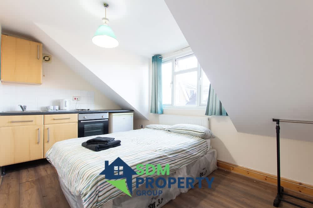Pebbles Guest House - Flat 6 1