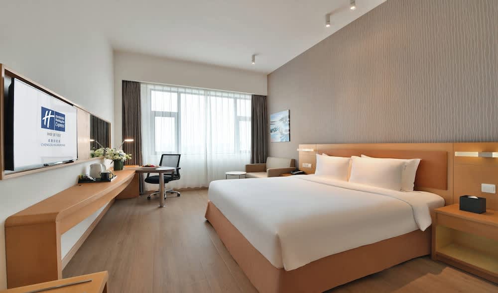 Holiday Inn Express Chengdu Huanhuaxi by IHG 1