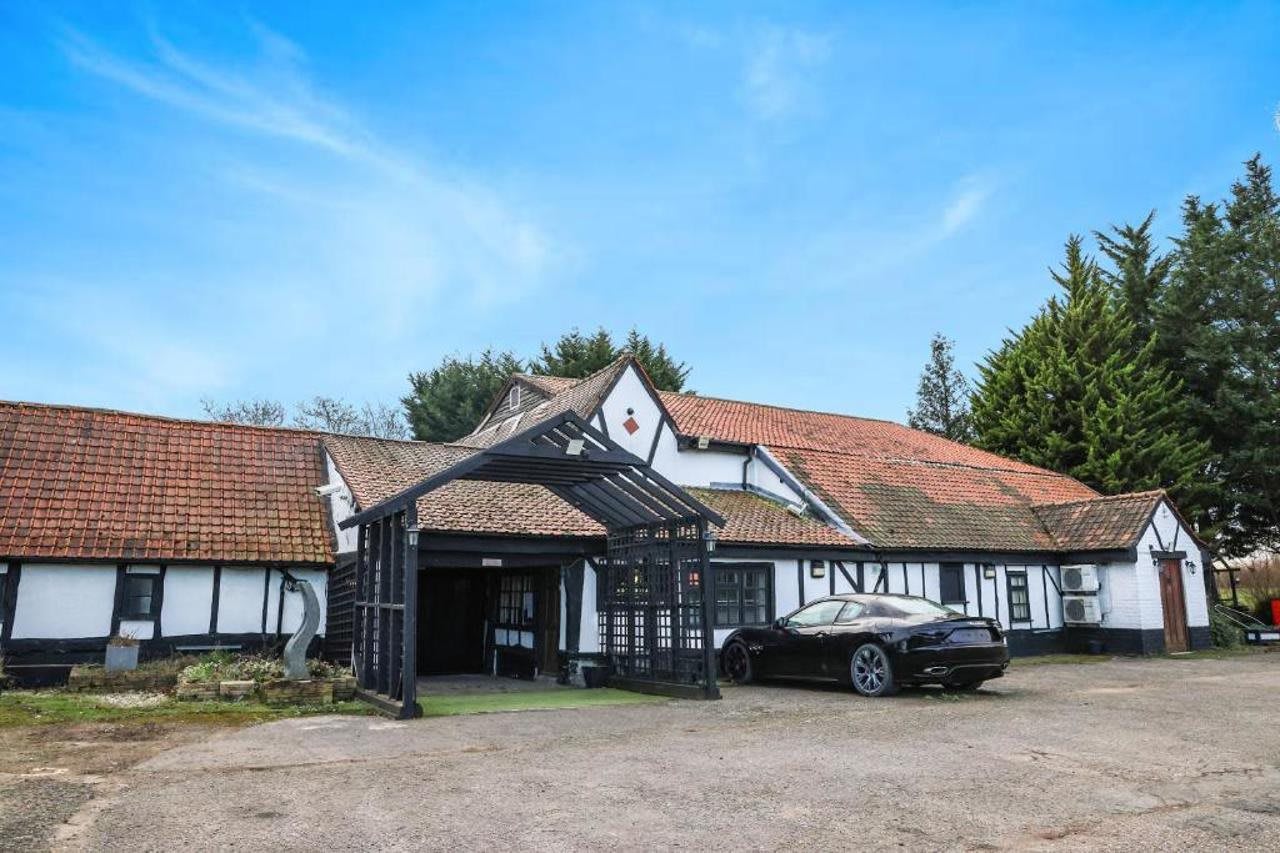 OYO Tudor oaks lodge 2