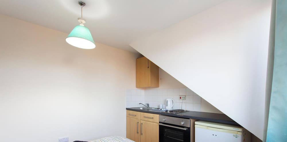 Pebbles Guest House - Flat 6 2